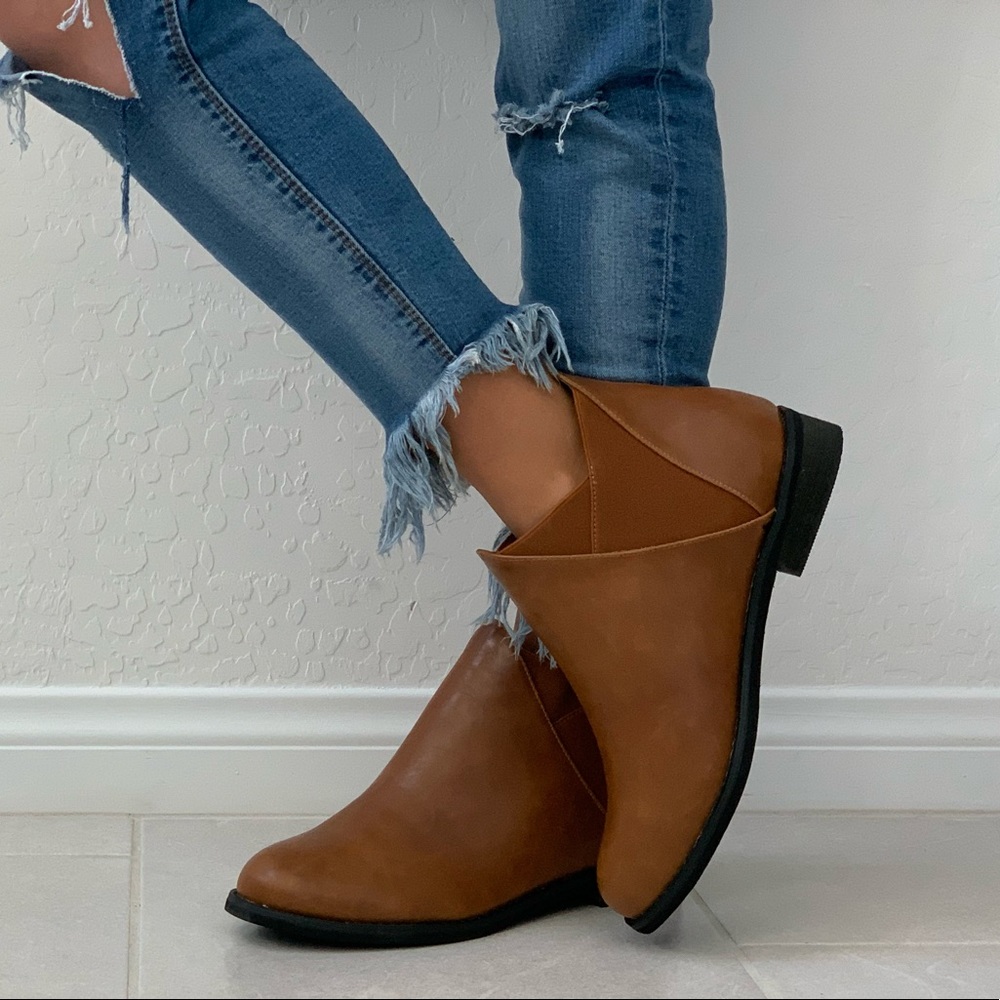 NIB Tan Low Heel Chelsea Ankle Booties - Picture 2 of 7